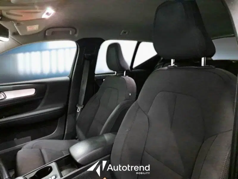 Volvo XC40 usata a Bari (6)