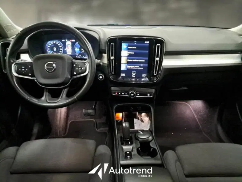 Volvo XC40 usata a Bari (8)