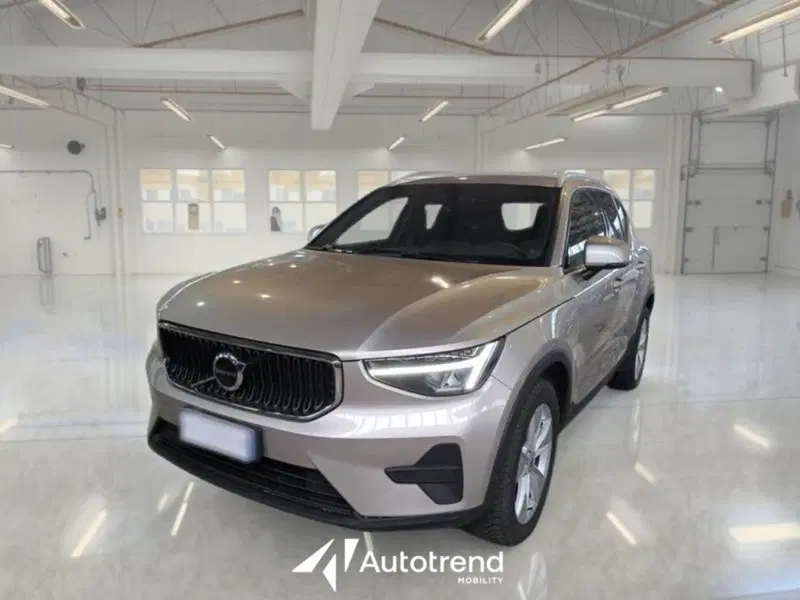 Volvo XC40 usata a Bari (13)