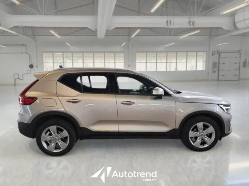 Volvo XC40 usata a Bari (5)
