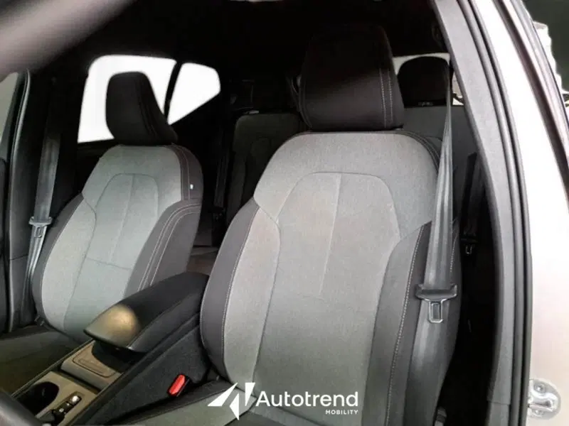Volvo XC40 usata a Bari (6)