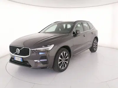 Volvo XC60 2.0 b4 Core auto del 2024 usata a Roma