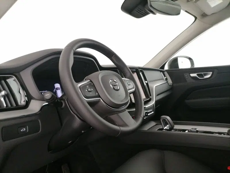 Volvo XC60 usata a Roma (12)
