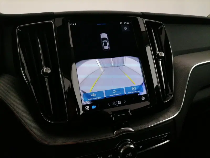 Volvo XC60 usata a Roma (17)