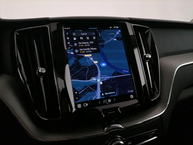 Volvo XC60 usata a Roma (18)