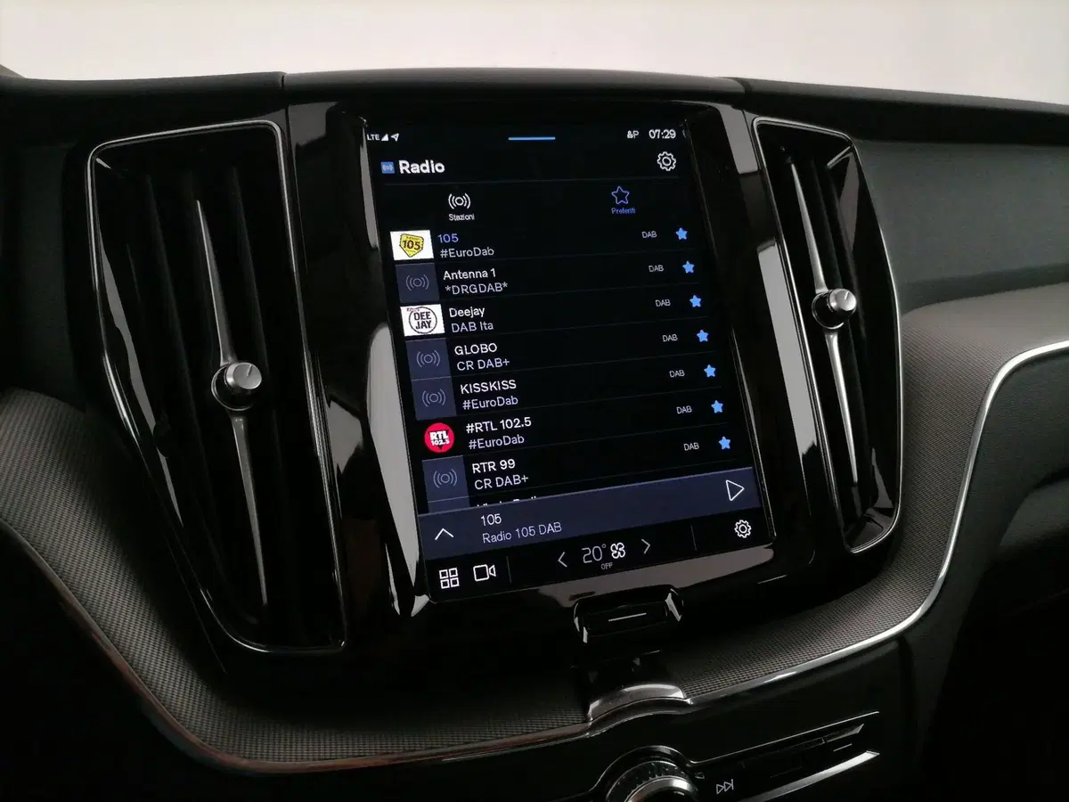 Volvo XC60 usata a Roma (19)