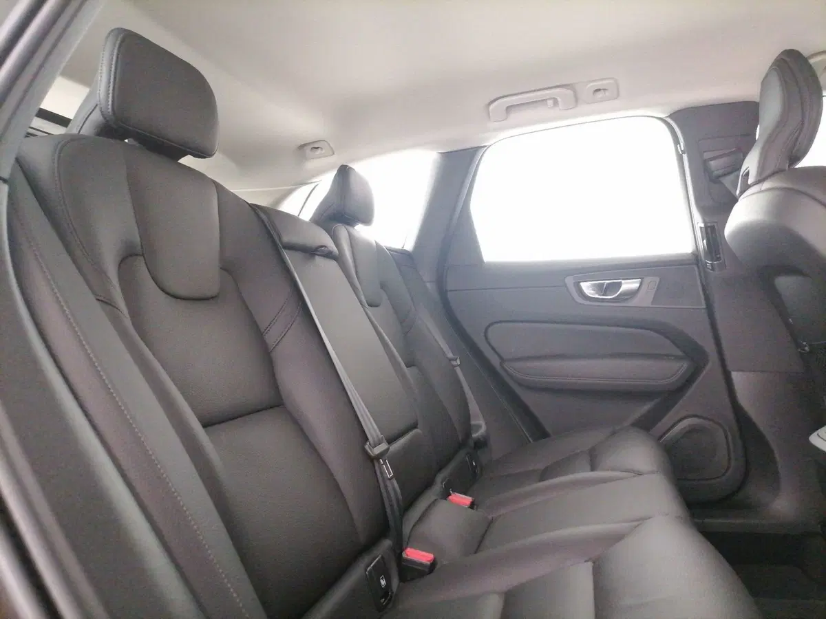 Volvo XC60 usata a Roma (8)