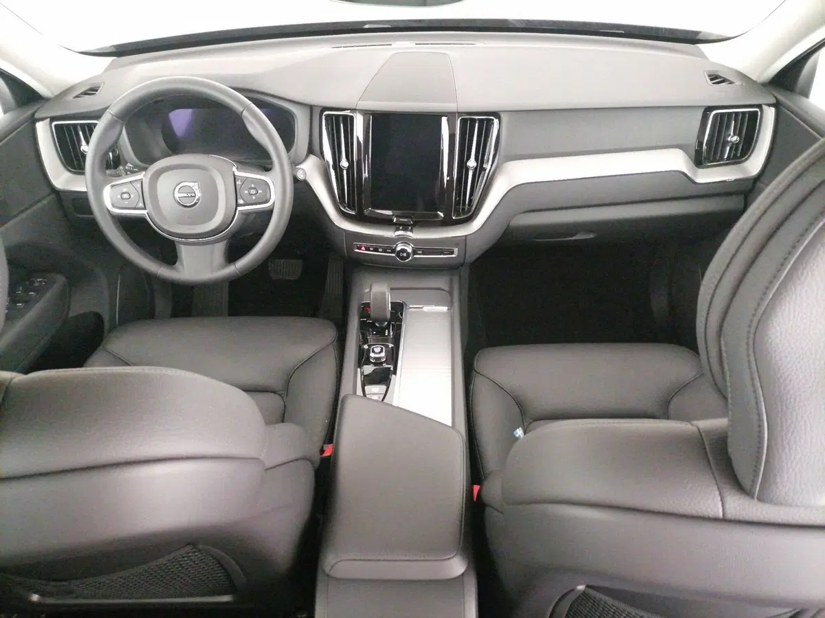 Volvo XC60 usata a Roma (9)