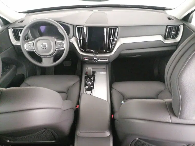 Volvo XC60 usata a Roma (9)