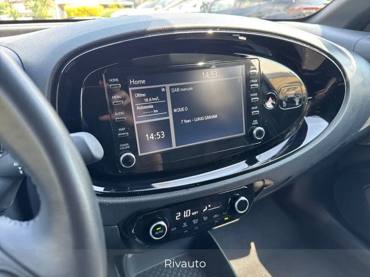 Toyota Aygo X usata a Como (10)