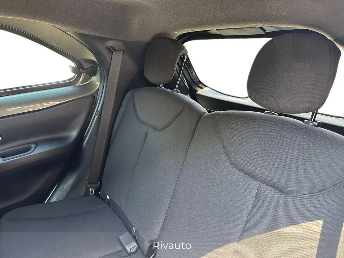 Toyota Aygo X usata a Como (11)