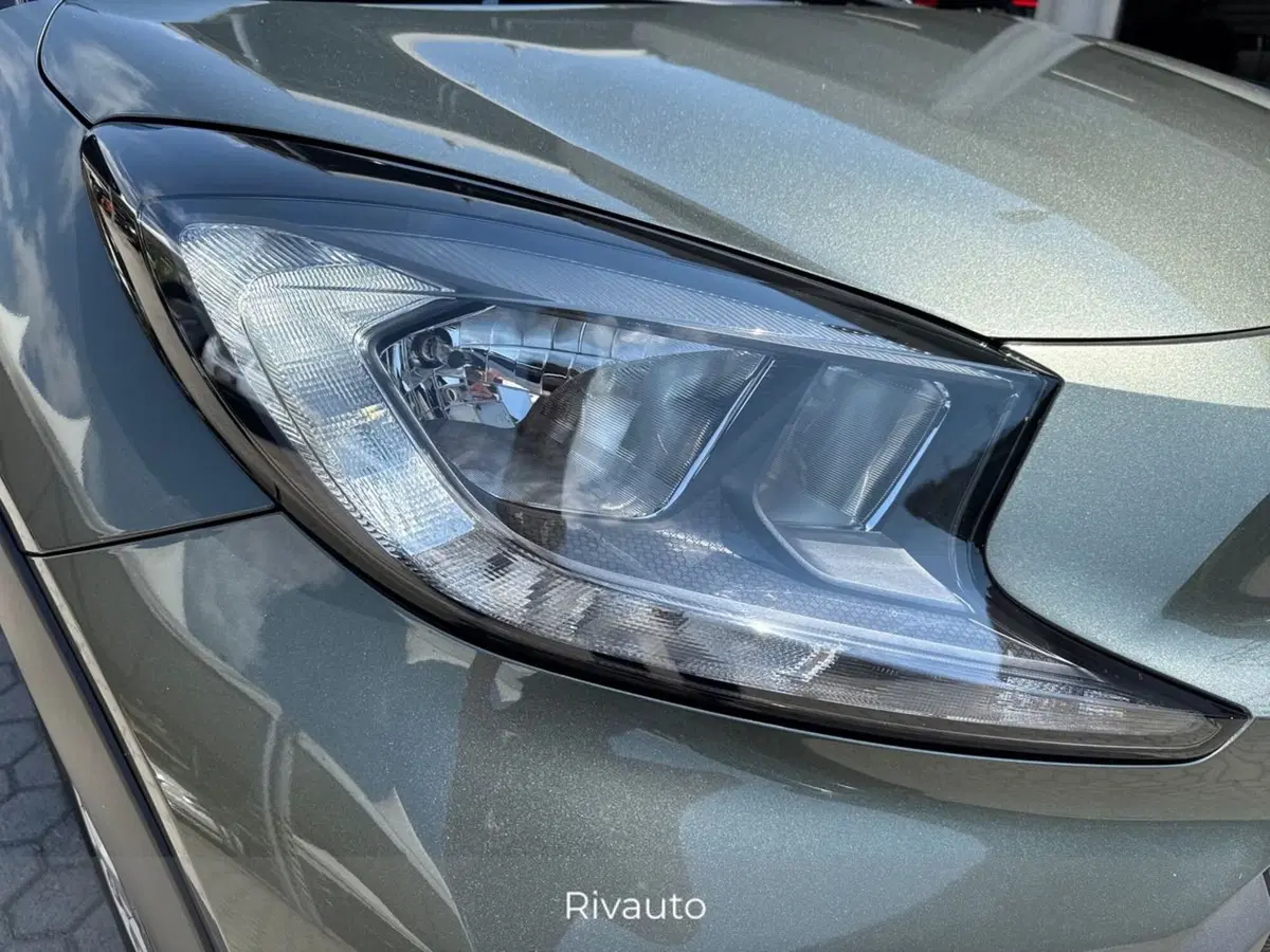 Toyota Aygo X usata a Como (14)