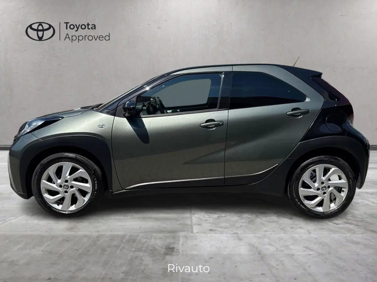 Toyota Aygo X usata a Como (3)