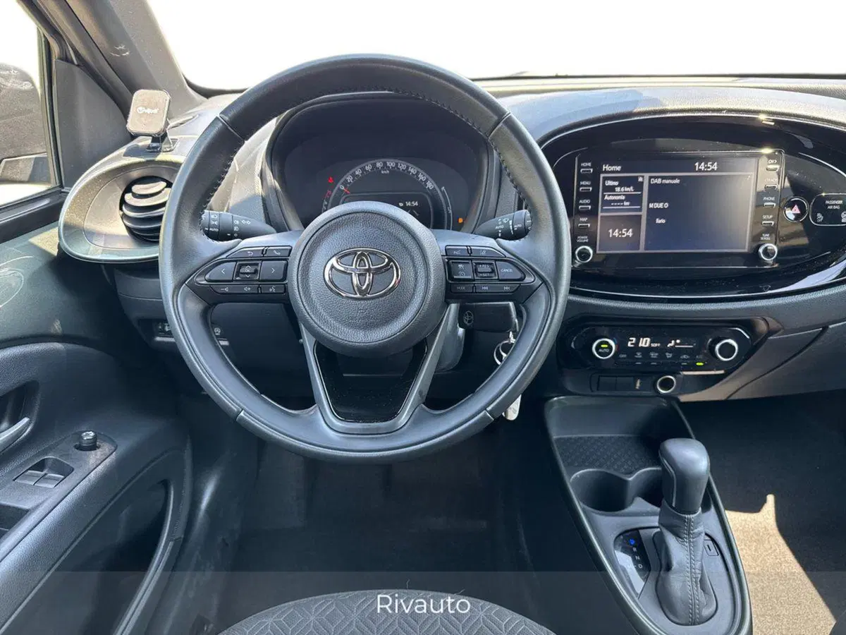 Toyota Aygo X usata a Como (8)