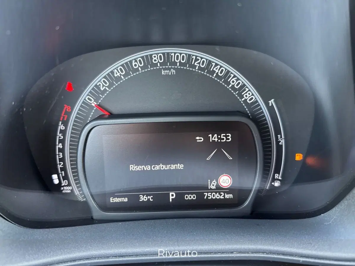 Toyota Aygo X usata a Como (9)