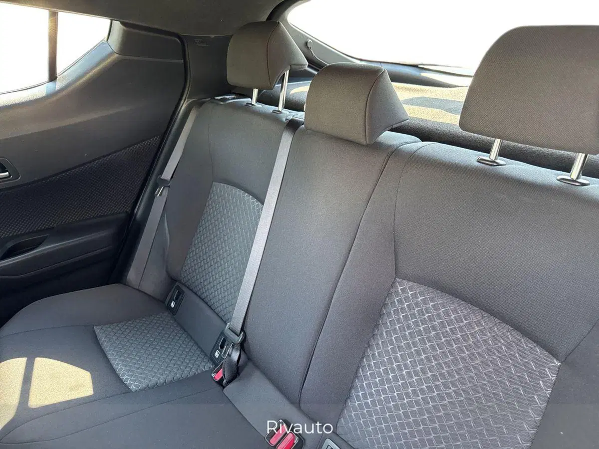 Toyota Toyota C-HR usata a Como (11)