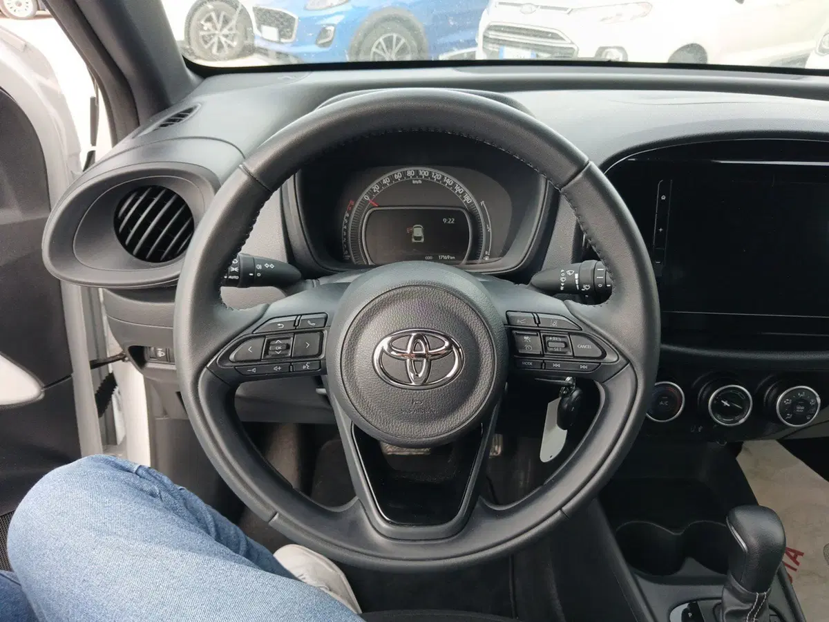 Toyota Aygo X usata a Ragusa (10)