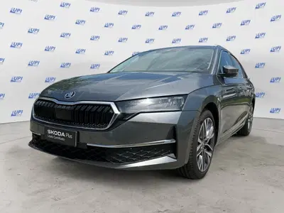 Skoda Octavia Station Wagon 2.0 tdi Style 150cv dsg nuova a Pistoia