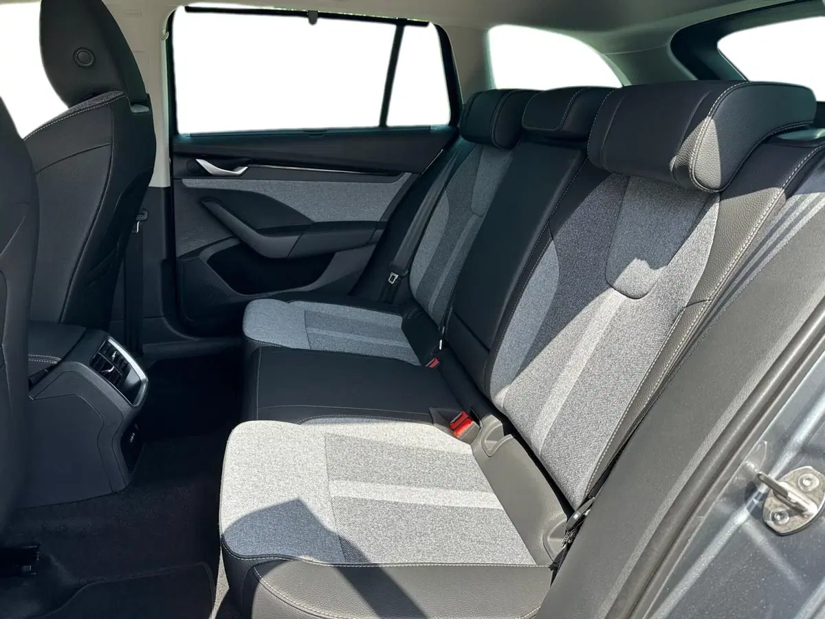 Skoda Octavia Station Wagon nuova a Pistoia (13)