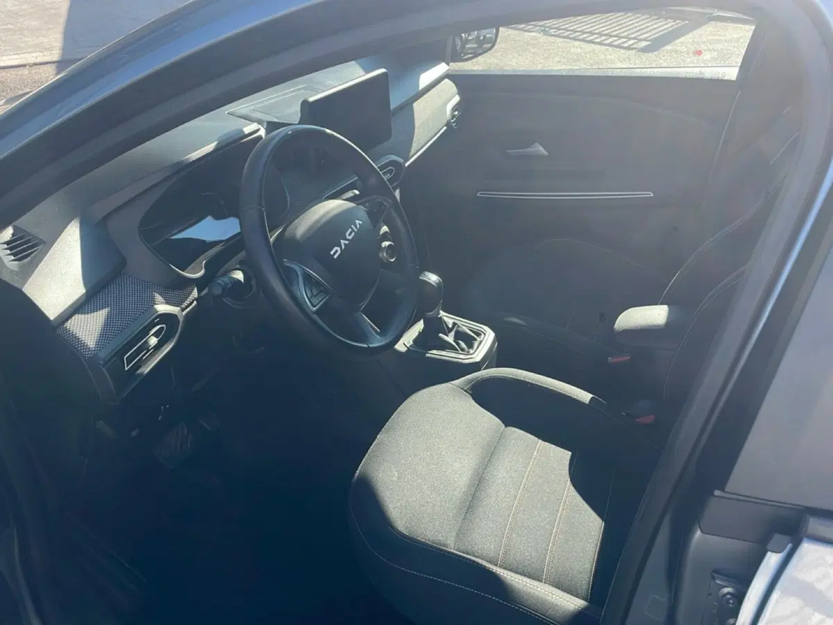Dacia Jogger usata a Bologna (10)