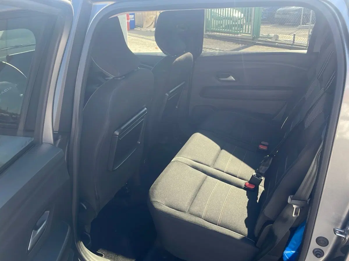 Dacia Jogger usata a Bologna (13)