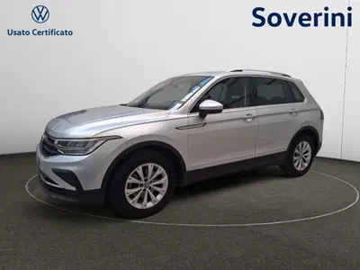 Volkswagen Tiguan 2.0 TDI 150 CV SCR DSG 4MOTION Life del 2021 usata a Bologna