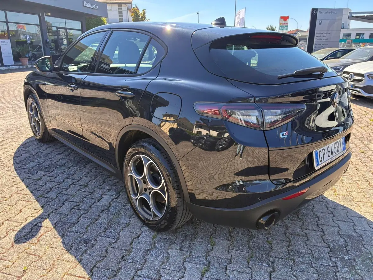 Alfa Romeo Stelvio usata a Chieti (3)