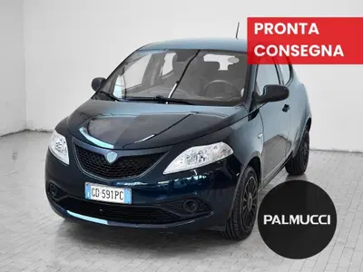 Lancia Ypsilon 1.0 FireFly 5 porte S&amp;S Hybrid Gold Plus del 2021 usata a Prato