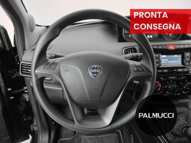 Lancia Ypsilon usata a Prato (12)