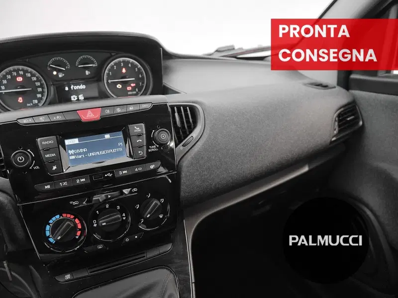 Lancia Ypsilon usata a Prato (15)