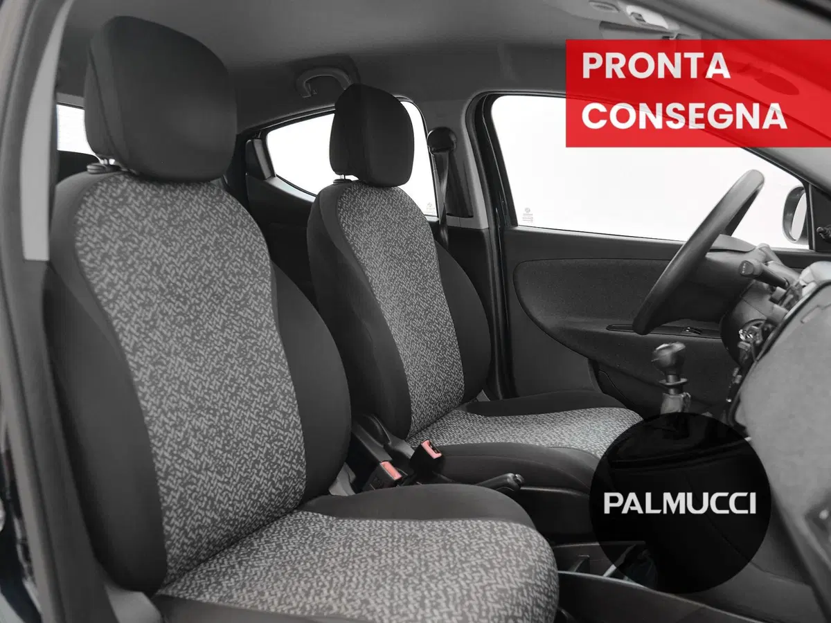Lancia Ypsilon usata a Prato (19)