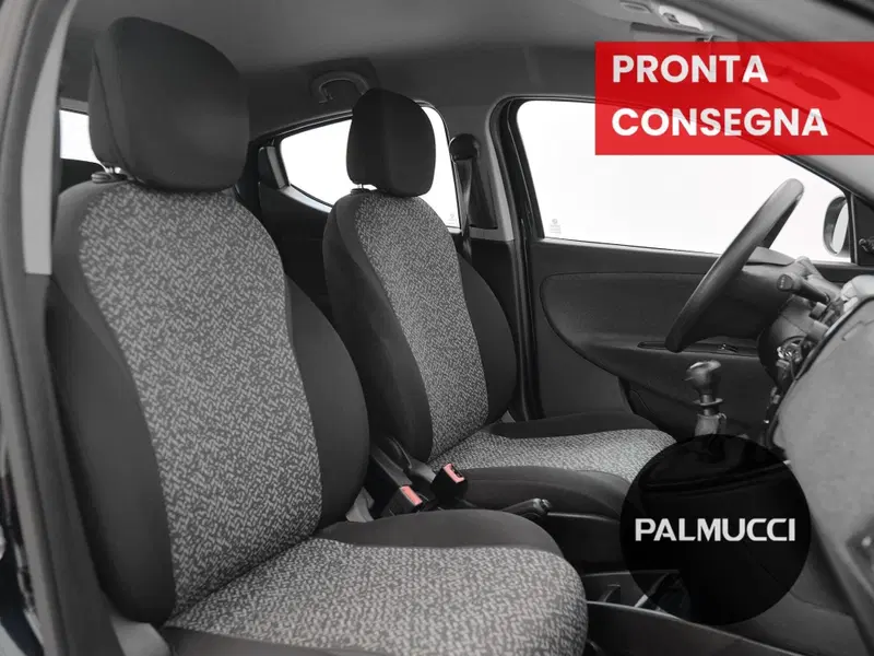 Lancia Ypsilon usata a Prato (19)
