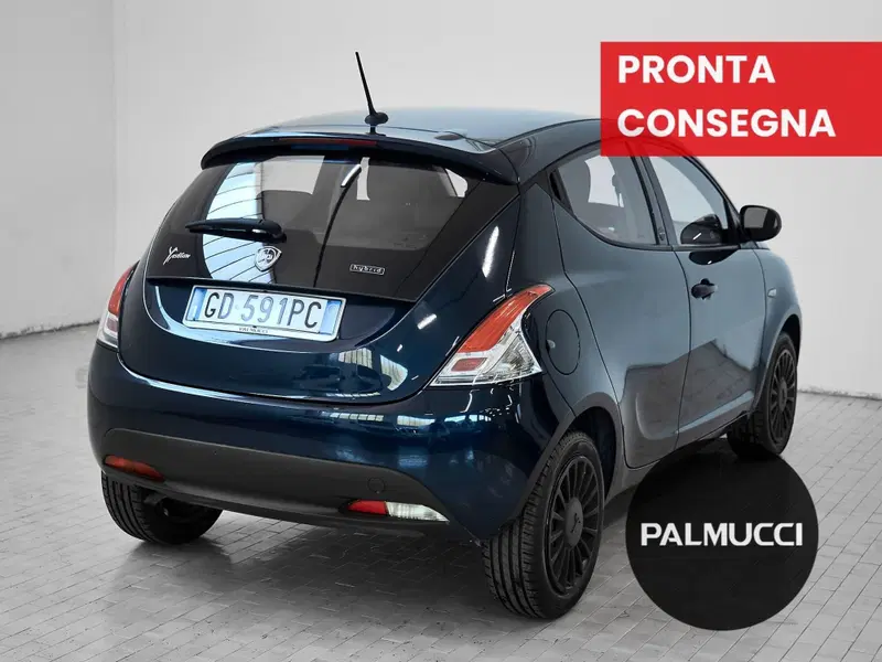 Lancia Ypsilon usata a Prato (3)