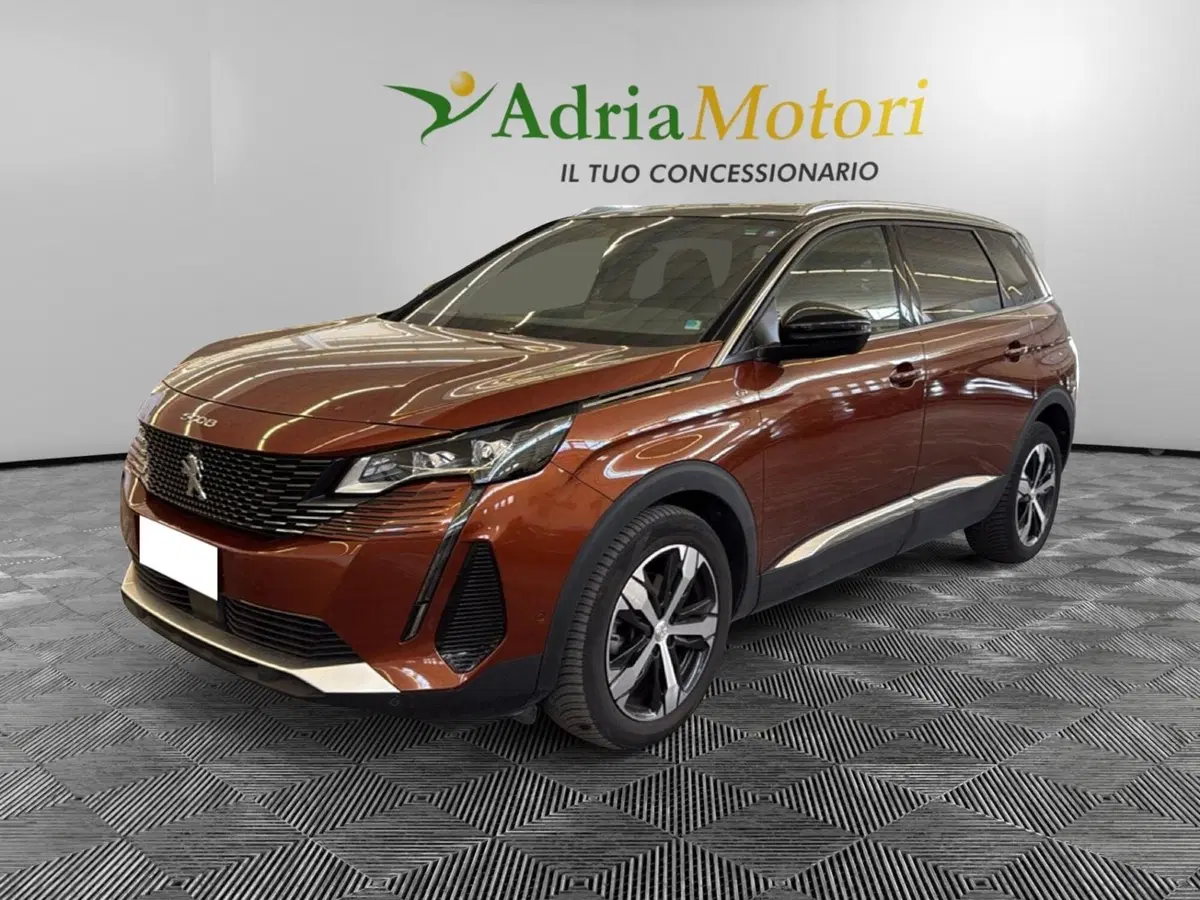 Peugeot 5008 usata a Pordenone