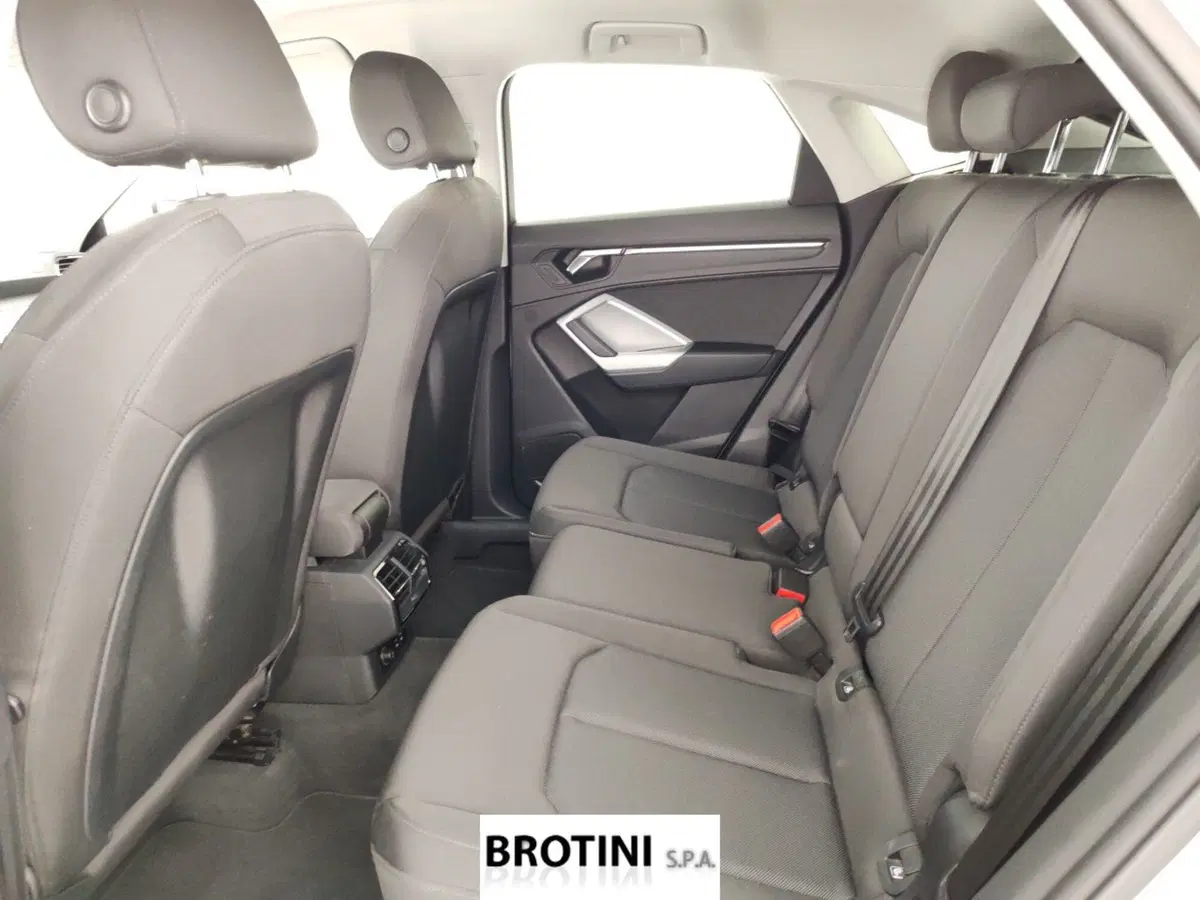 Audi Q3 Sportback usata a Massa-Carrara (10)