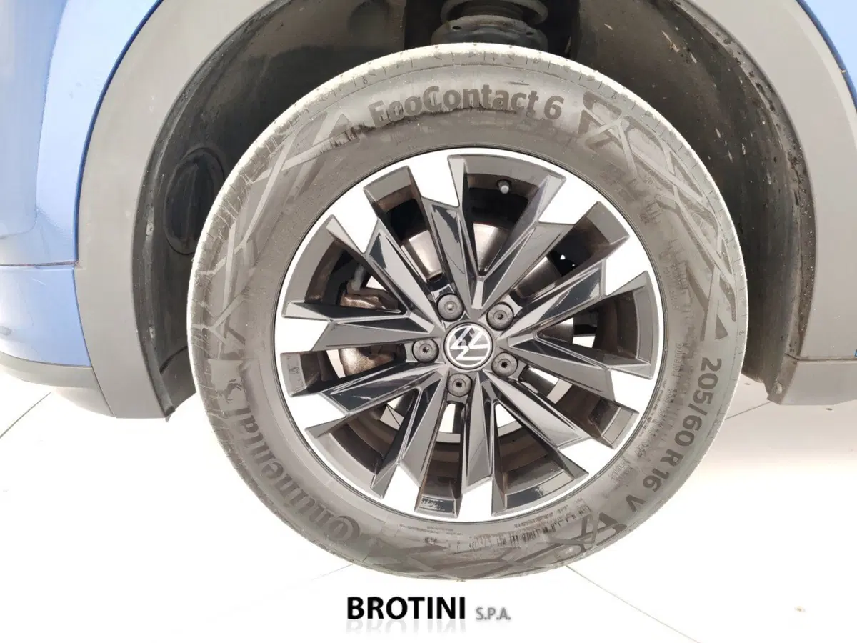 Volkswagen T-Cross usata a Massa-Carrara (6)