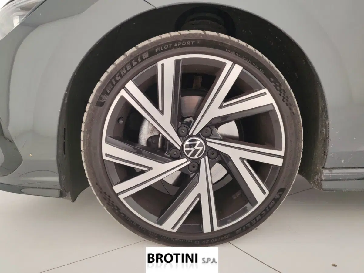 Volkswagen Golf usata a Massa-Carrara (6)