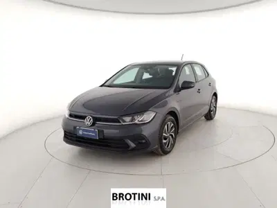 Volkswagen Polo 1.0 tsi Life 95cv del 2023 usata a Massa