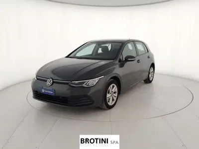 Volkswagen Golf 1.5 eTSI 150 CV EVO ACT DSG Life del 2020 usata a Massa