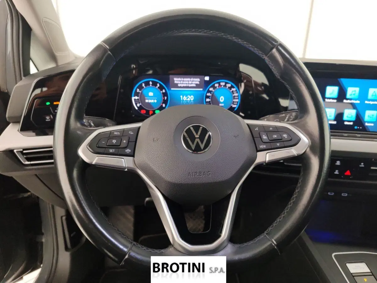 Volkswagen Golf usata a Massa-Carrara (13)
