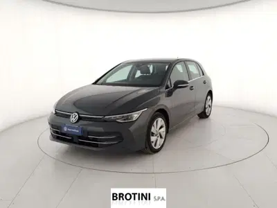 Volkswagen Golf 2.0 TDI 150 CV DSG SCR Style del 2025 usata a Massa