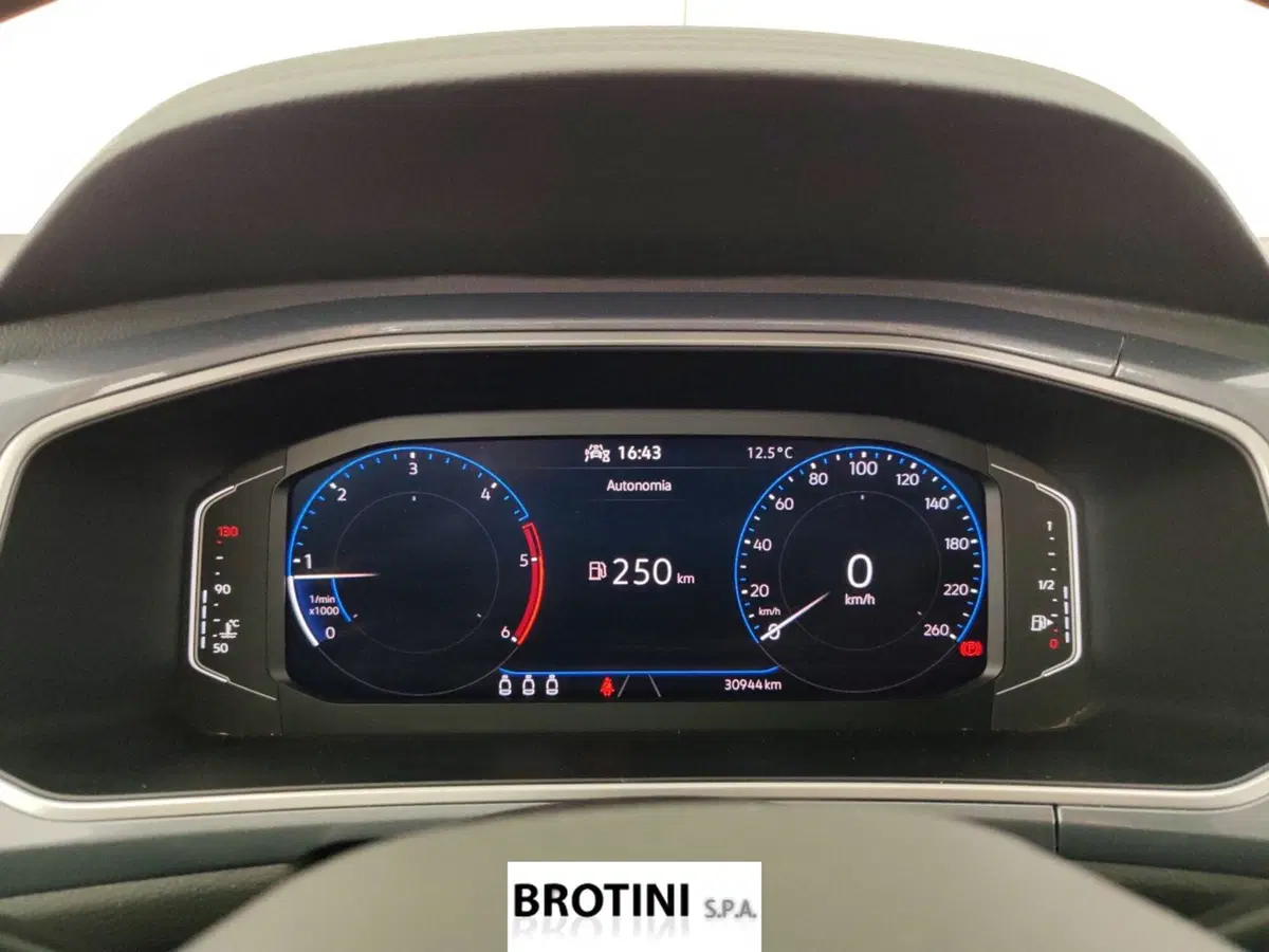 Volkswagen T-Roc usata a Massa-Carrara (12)