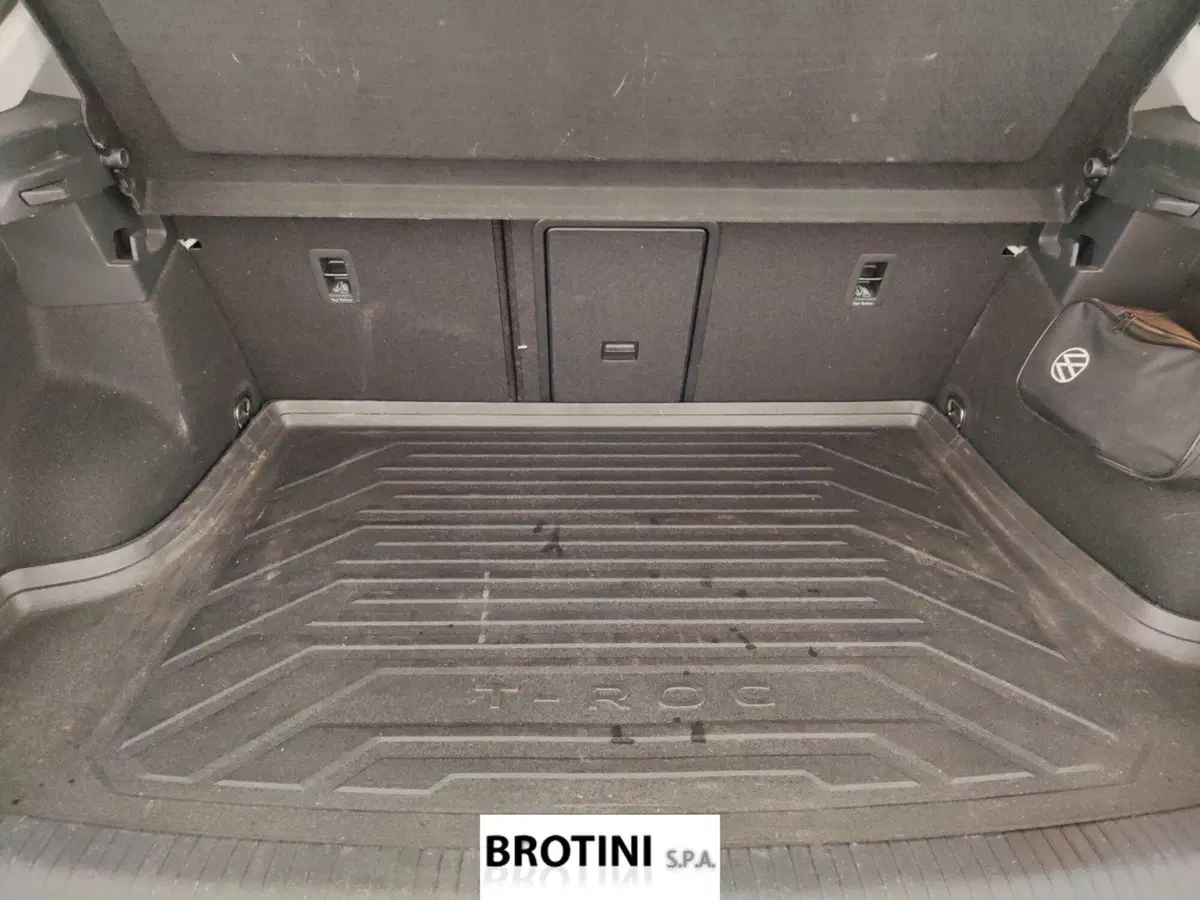 Volkswagen T-Roc usata a Massa-Carrara (15)