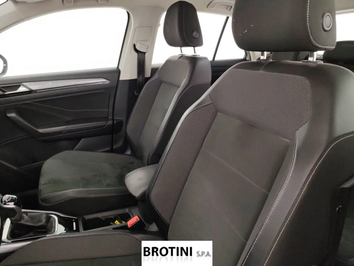 Volkswagen T-Roc usata a Massa-Carrara (9)