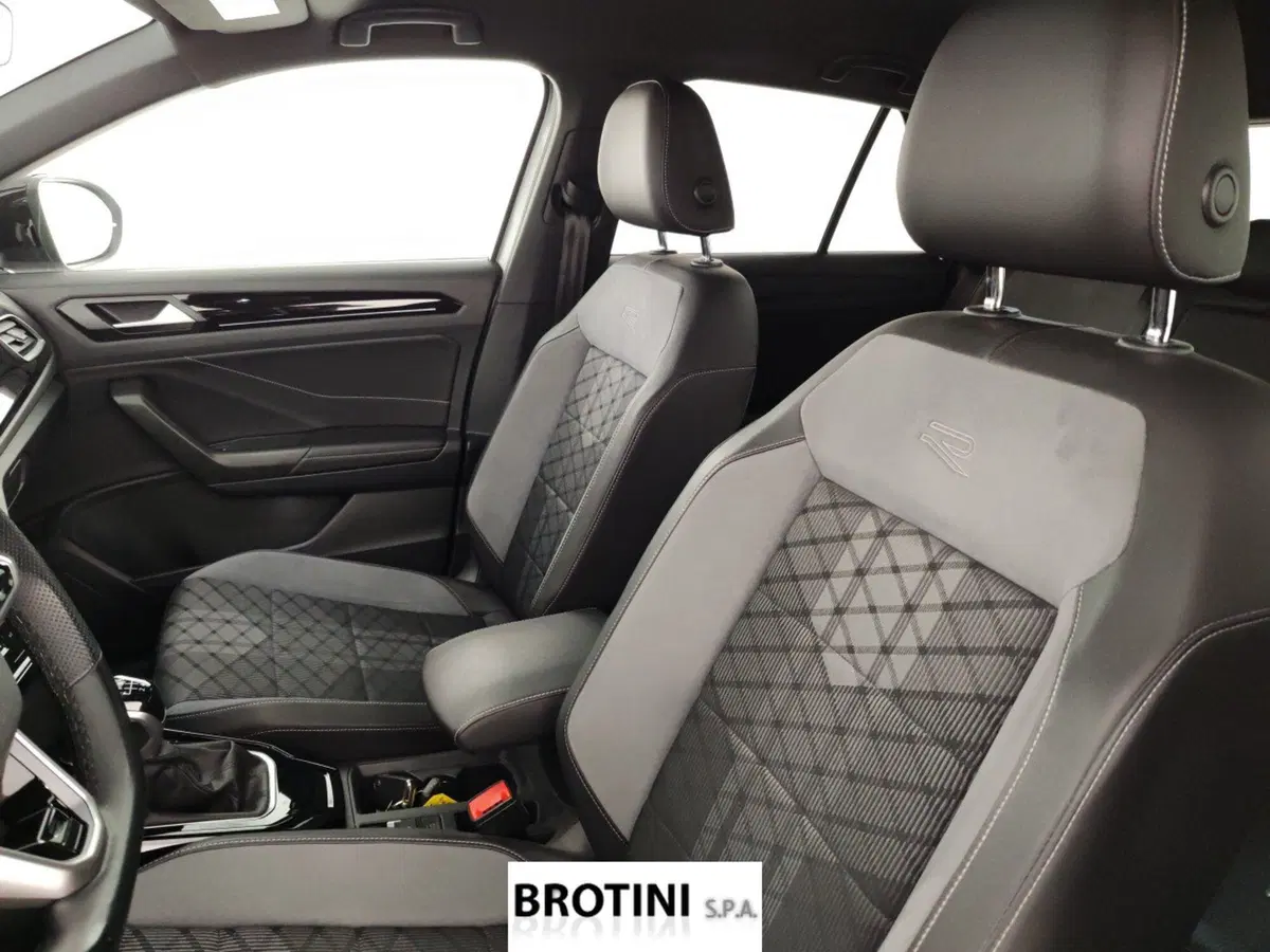 Volkswagen T-Roc usata a Massa-Carrara (9)
