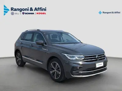 Volkswagen Tiguan 2.0 tdi Elegance 150cv dsg del 2022 usata a Castegnato