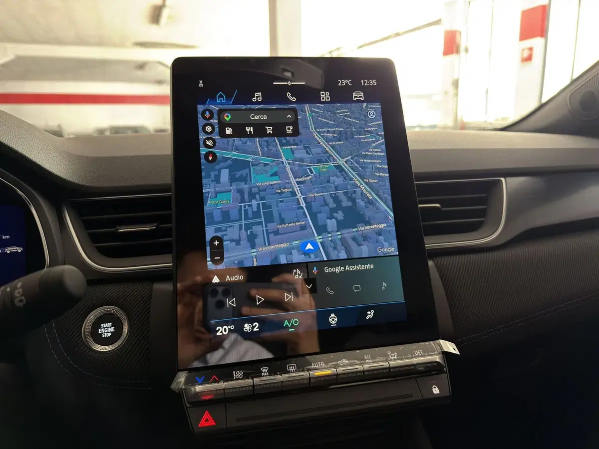Renault Symbioz usata a Milano (11)