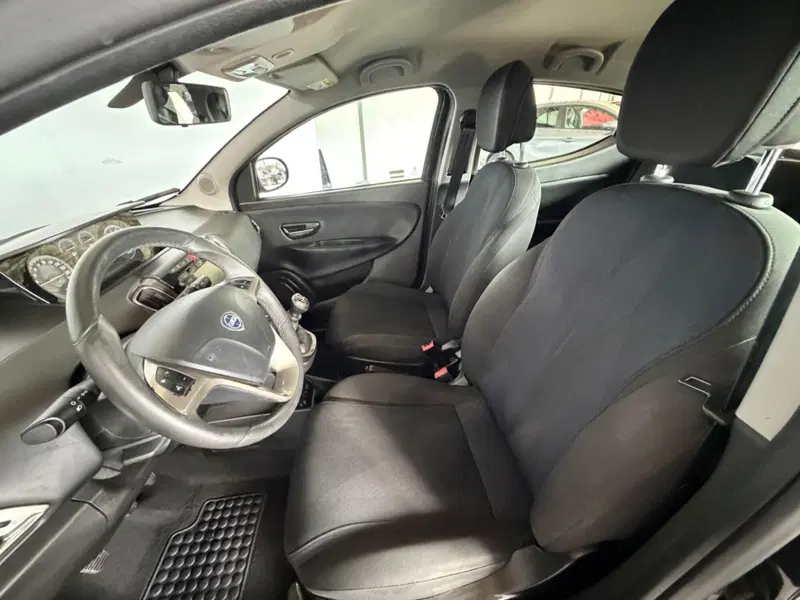 Lancia Ypsilon usata a Monza e Brianza (10)