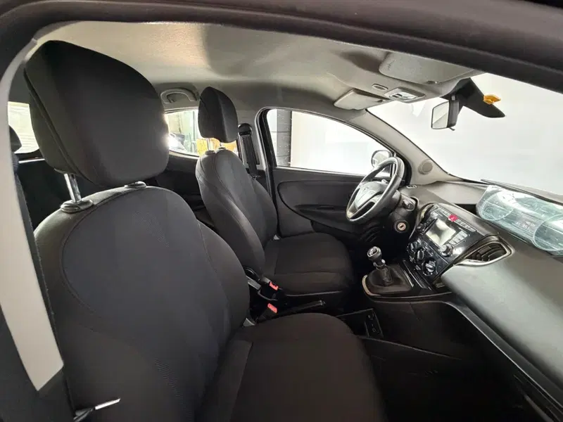 Lancia Ypsilon usata a Monza e Brianza (13)