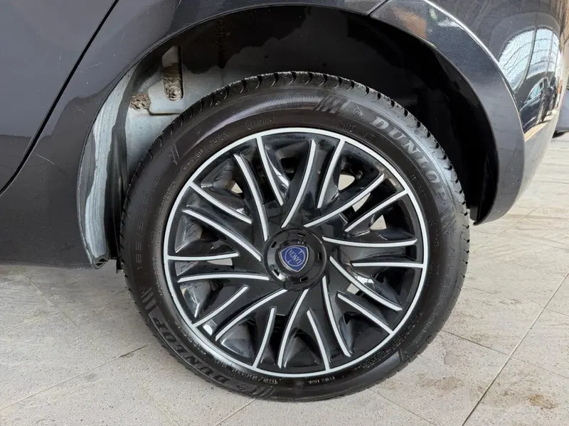 Lancia Ypsilon usata a Monza e Brianza (18)